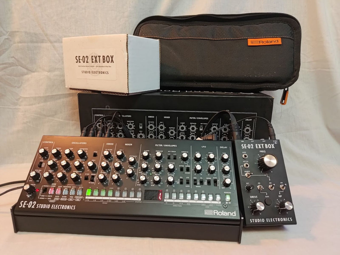 Roland Roland SE-02 Boutique Series Synthesizer Module and Studio Electronics Ext Box 2010s - black
