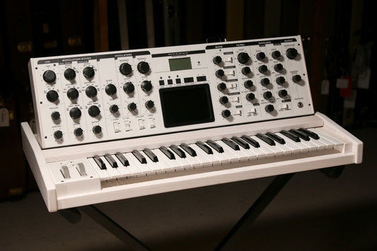 Moog Minimoog Voyager Performer Limited Edition Lunar Impact