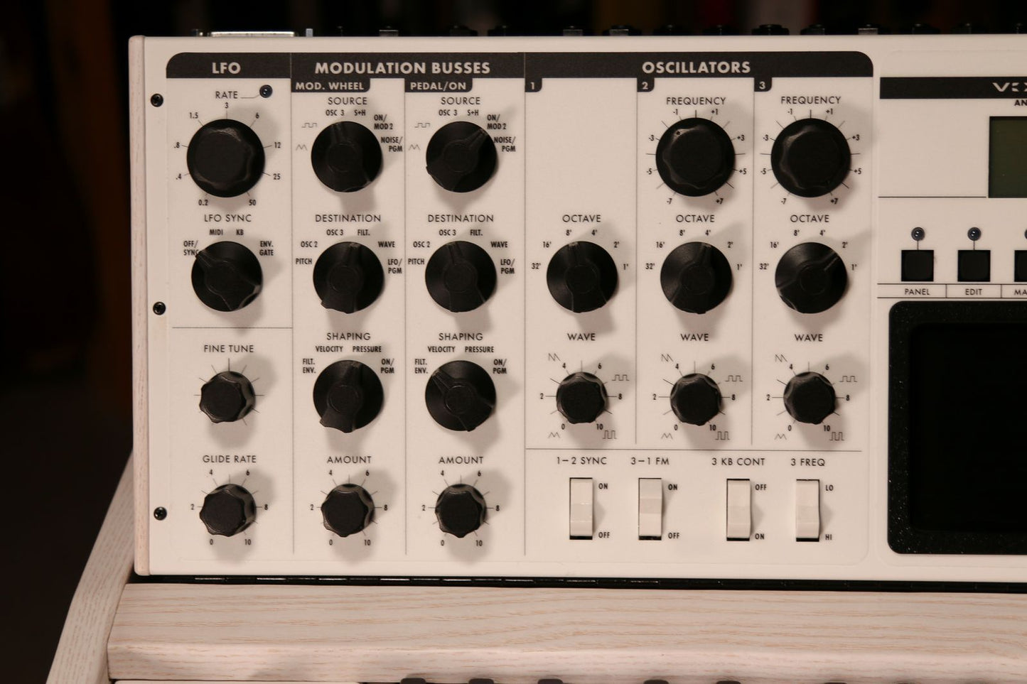 Moog Minimoog Voyager Performer Limited Edition Lunar Impact