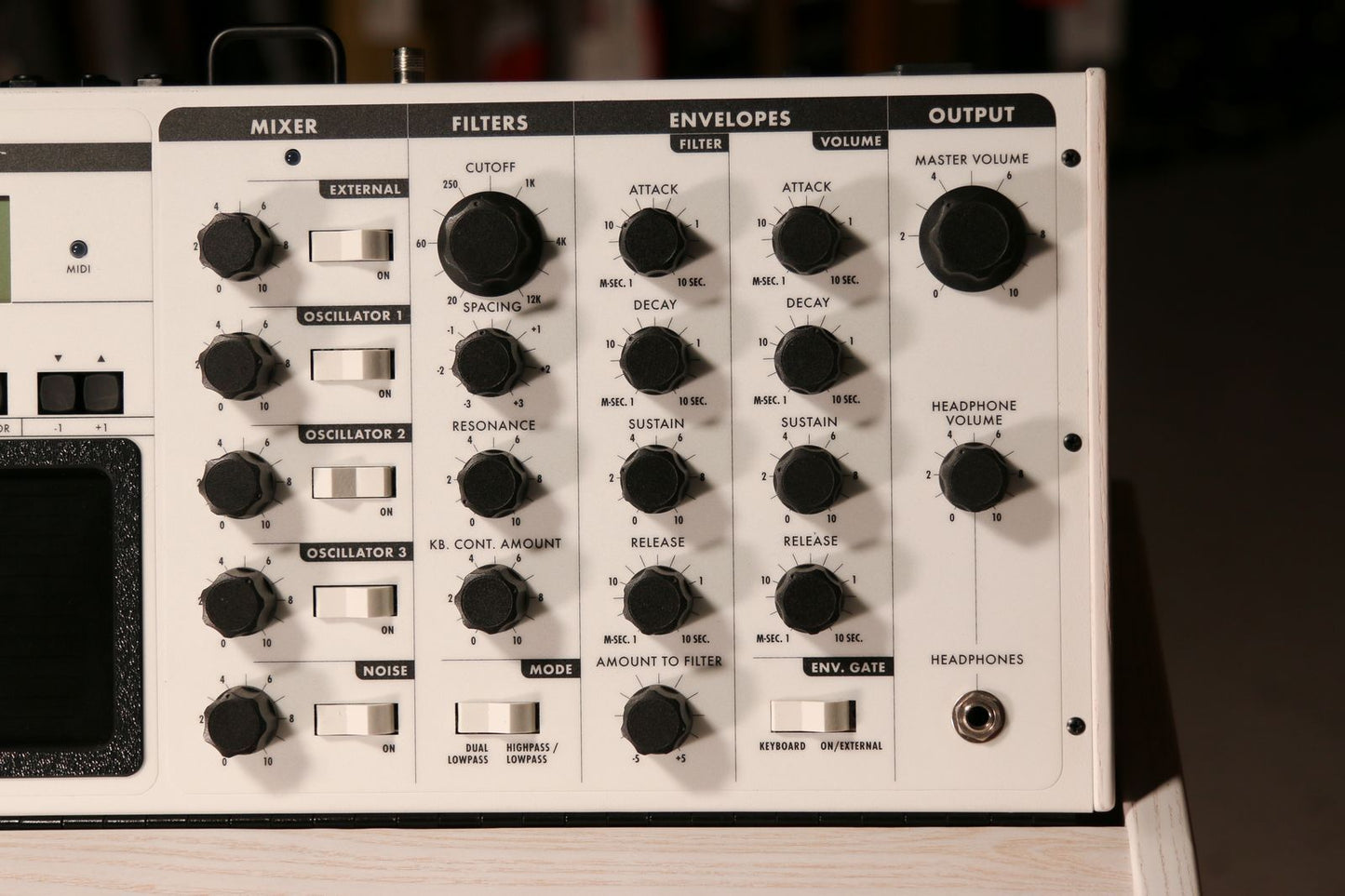 Moog Minimoog Voyager Performer Limited Edition Lunar Impact