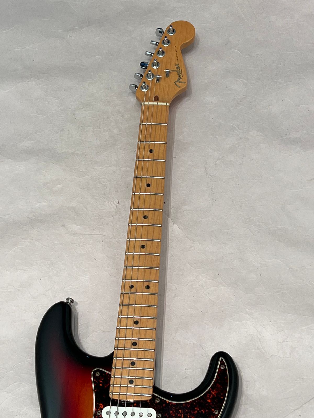 Fender Roadhouse Stratocaster with Maple Fretboard 1997 3-Color Sunburst Made in the USA