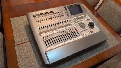 Roland Roland vs2480HD Bundle Presonus V-FIRE Recording Studio 2002 - Metal & Plastic