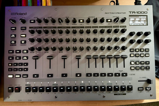 Roland TR-1000 Rhythm Creator 2025 w/Roland CB-B37 Case
