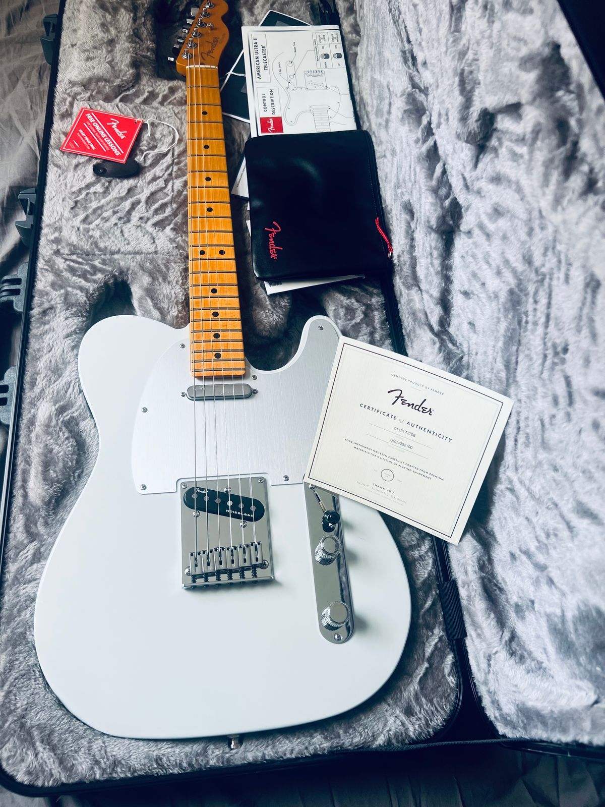 Fender American Ultra II Telecaster with Maple Fretboard 2024 - Present - Avalanche