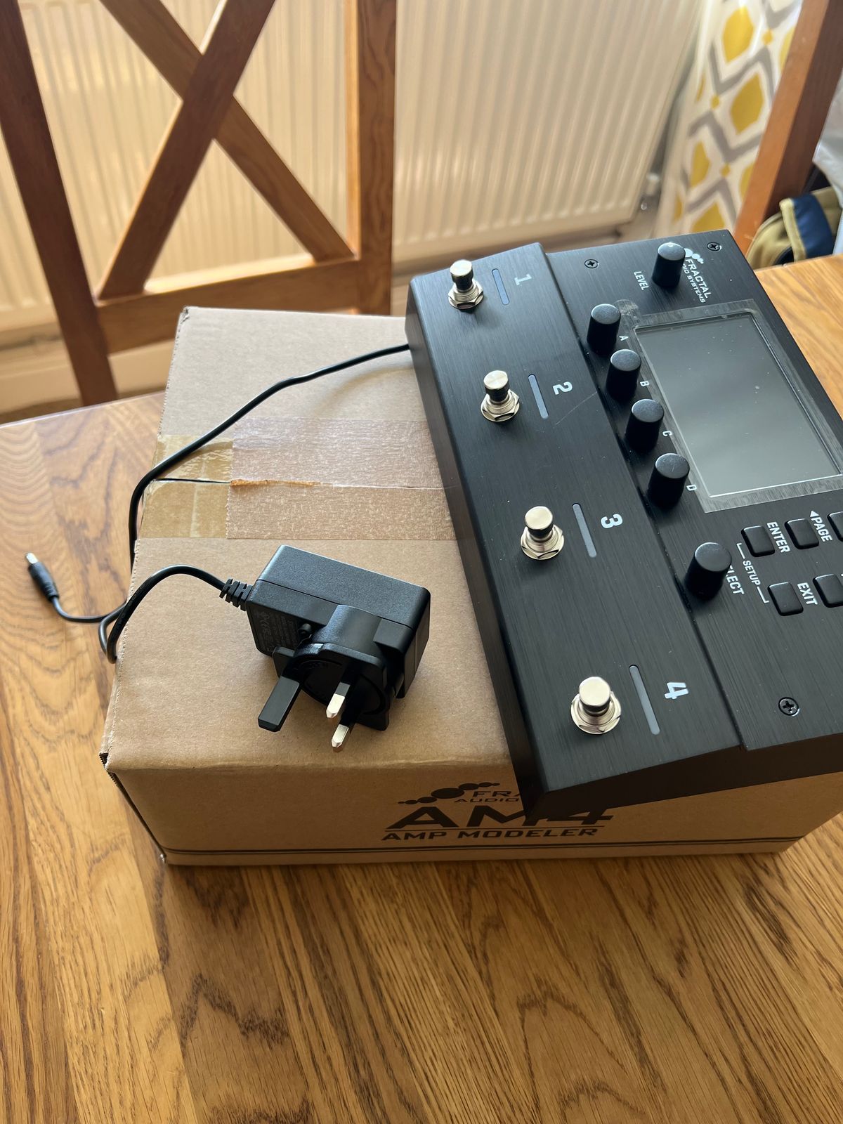 Fractal Audio AM4 - Compact Amp Modeler & Multi-FX w/ Original box & paperwork