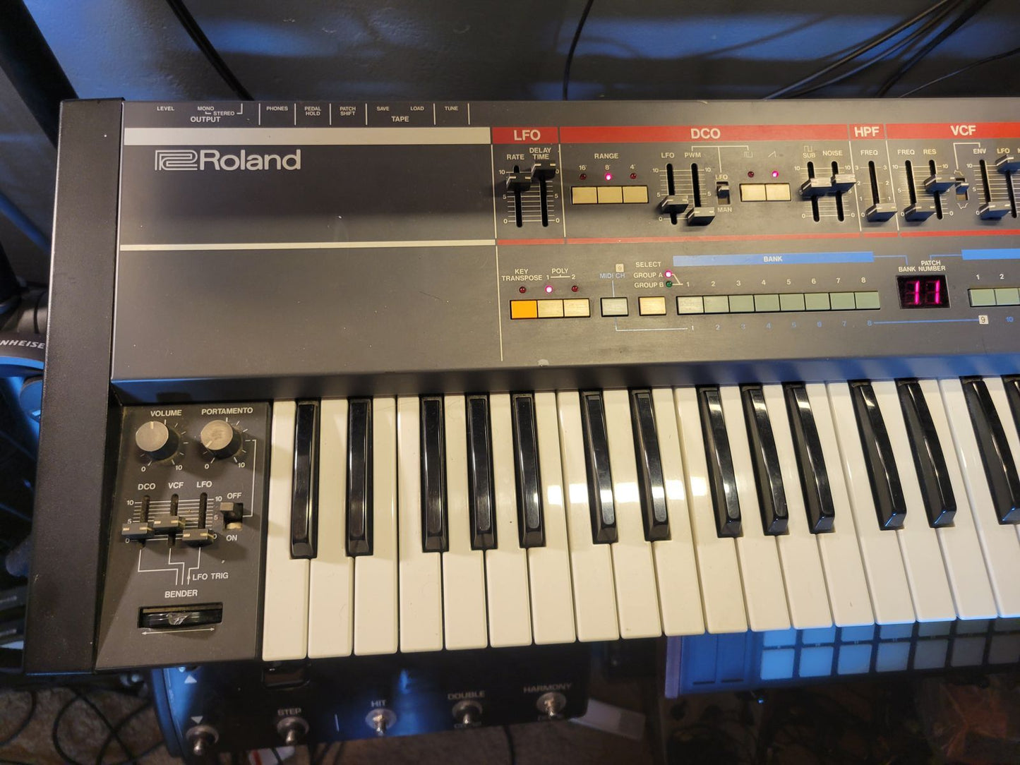 Roland Juno-106 61-Key Programmable Polyphonic Synthesizer 1984 - 1985 - Black