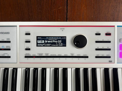Roland JUNO-DS 61 61-key Synthesizer Special Edition White w/ gig bag juno-ds61w