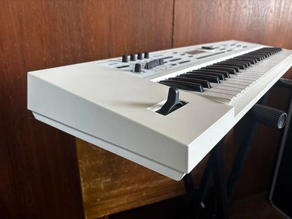 Roland JUNO-DS 61 61-key Synthesizer Special Edition White w/ gig bag juno-ds61w