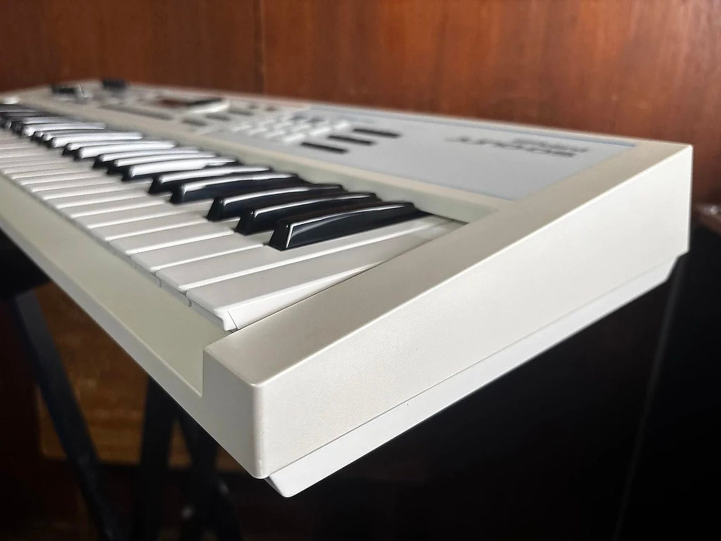 Roland JUNO-DS 61 61-key Synthesizer Special Edition White w/ gig bag juno-ds61w