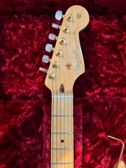 Fender 60th Anniversary Commemorative American Standard Stratocaster with Gold Hardware, Maple Fretboard 2014 - 2-Color Sunburst