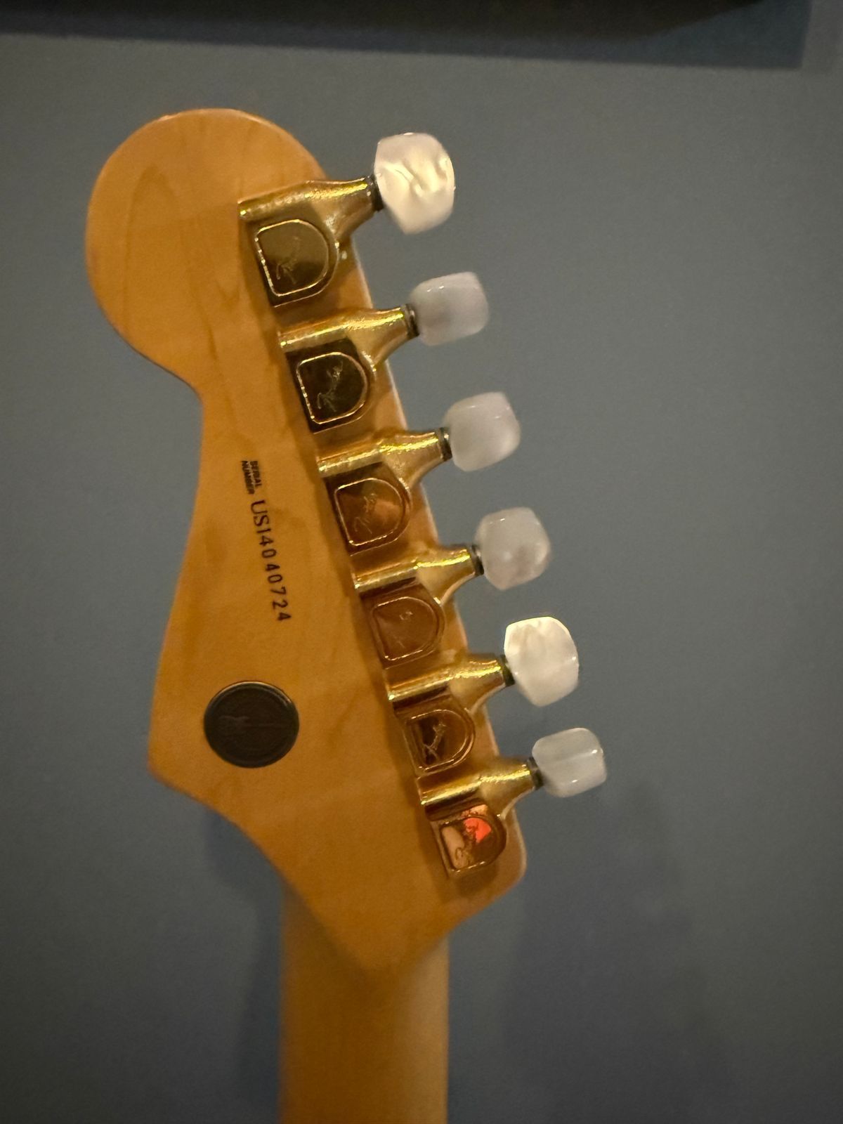 Fender 60th Anniversary Commemorative American Standard Stratocaster with Gold Hardware, Maple Fretboard 2014 - 2-Color Sunburst