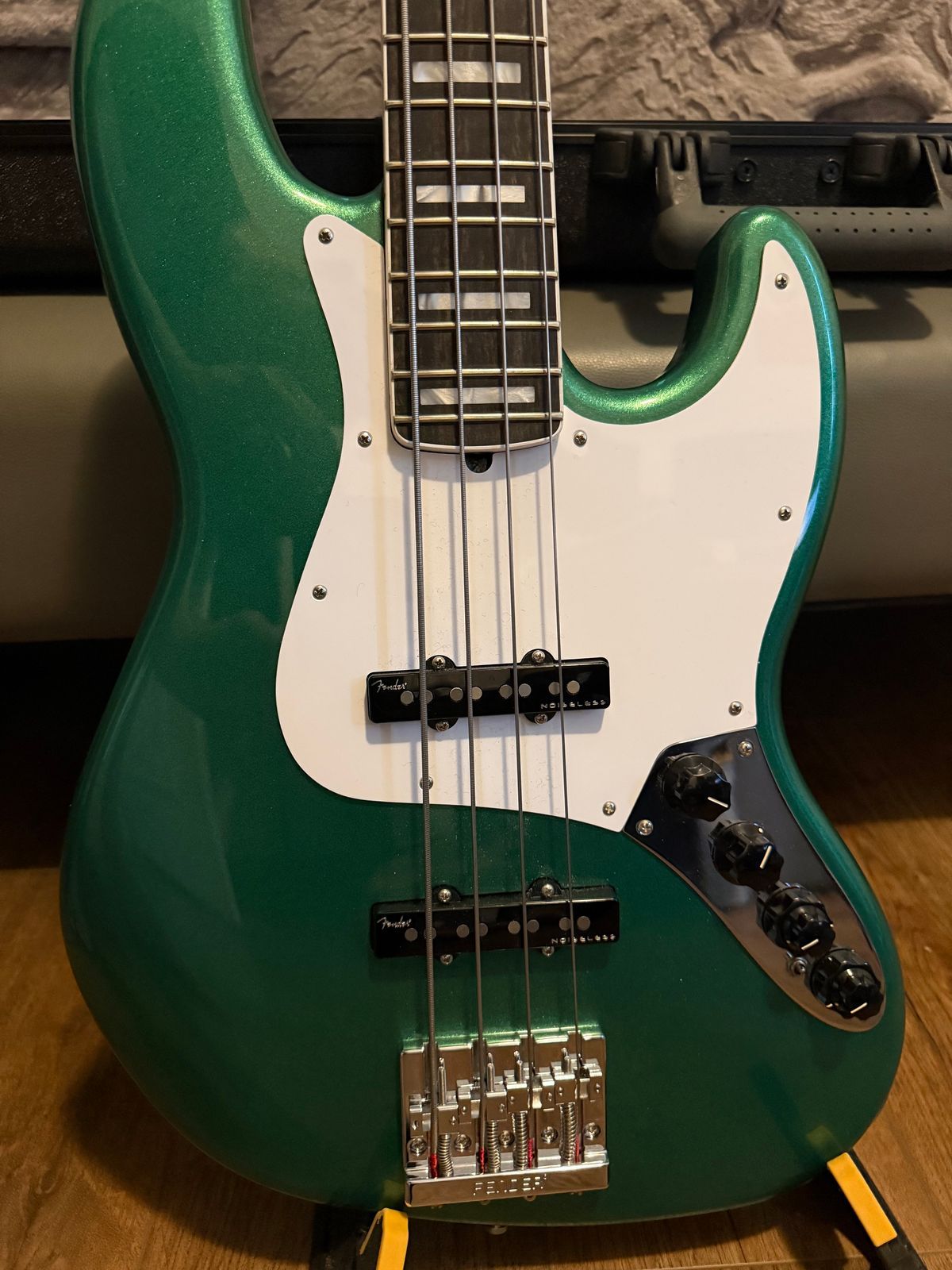 Fender American Ultra Jazz Bass Green