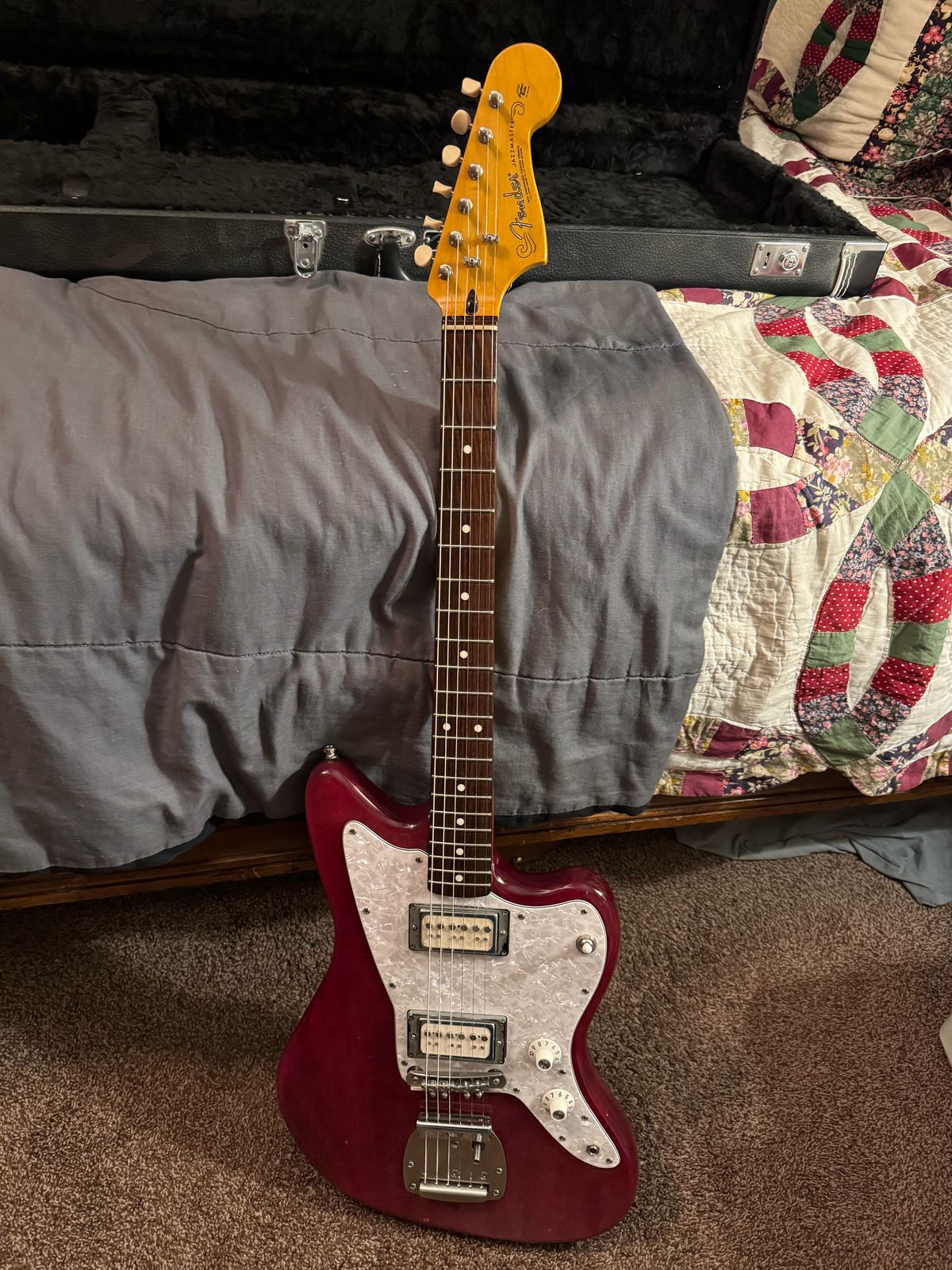 Fender Modern Player Jazzmaster HH 2014 - Crimson Red Transparent