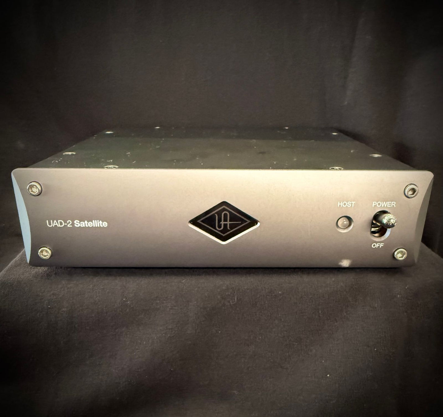 Universal Audio UAD-2 Satellite Thunderbolt 3 OCTO Core Desktop DSP Accelerator 2019 - Present - Gray