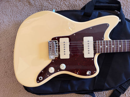 Fender Jazzmaster 2025 - White- Like new