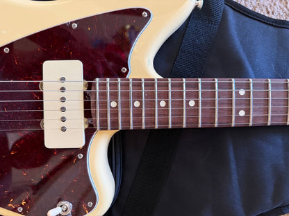 Fender Jazzmaster 2025 - White- Like new