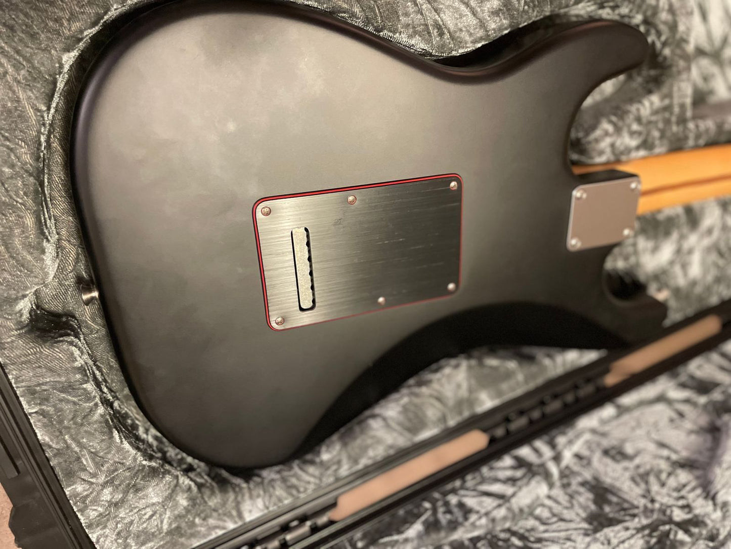 Fender Special Edition Noir Stratocaster HSS with Matching Headstock, Rosewood Fretboard 2017 - Satin Black