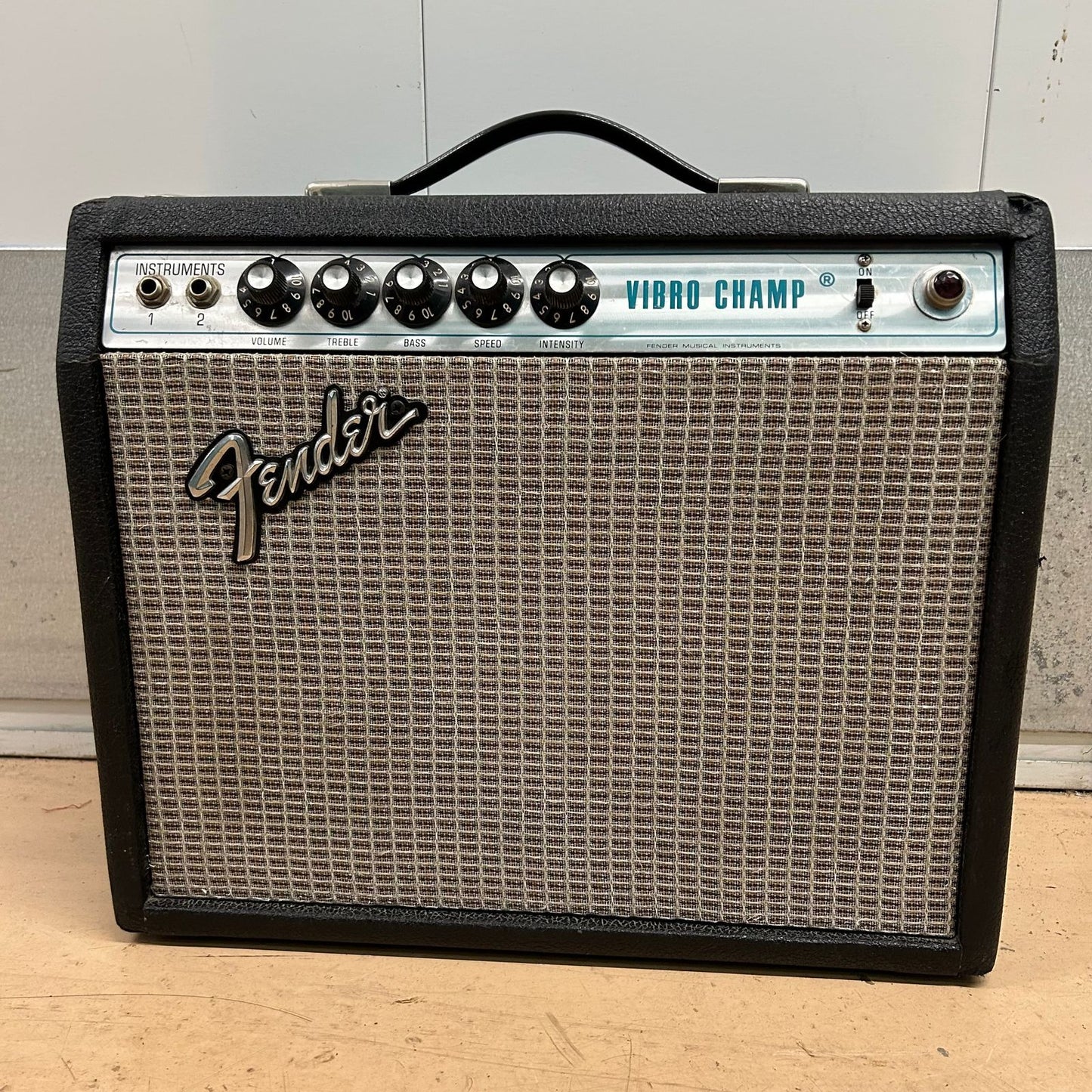 1974 Fender Vibro Champ 5-Watt 1x8 Tube Amplifier