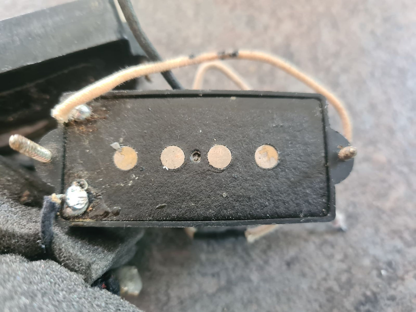 Vintage 1962 unmolested Fender Precision pickup black bobbins & cloth wired with base plate