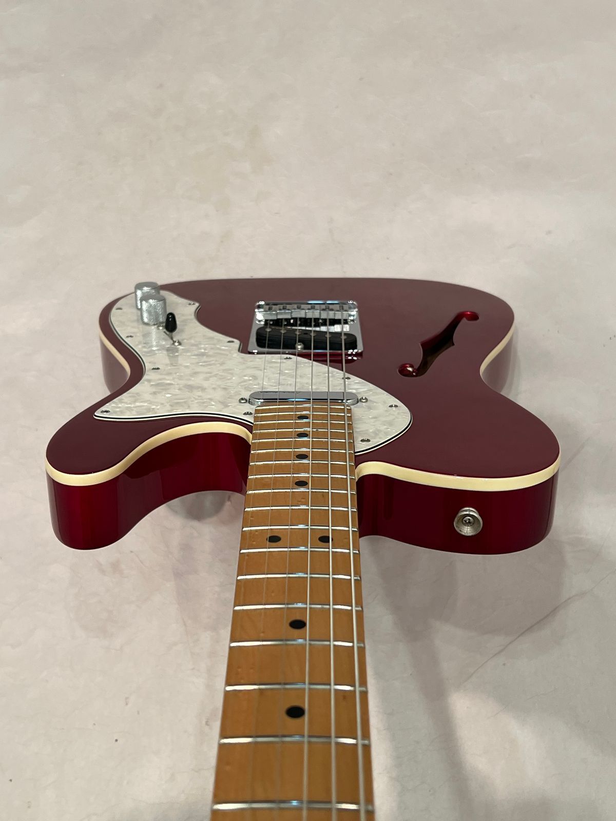 Fender Deluxe Telecaster Thinline with Maple Fretboard Electric Guitar 2016 Candy Apple Red
