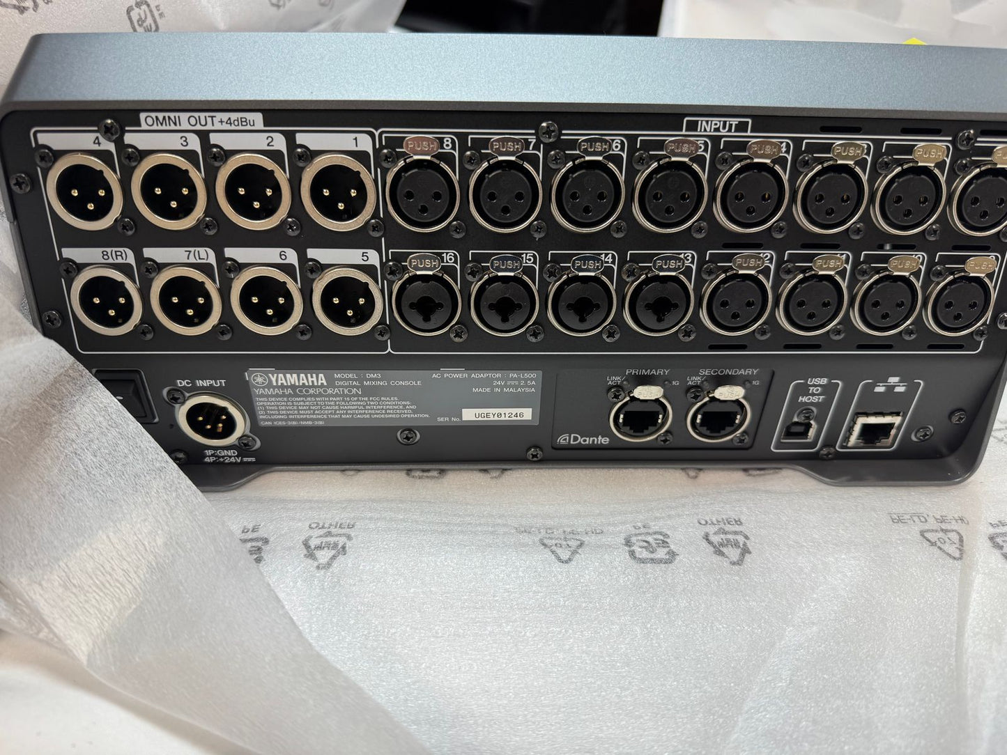 Yamaha DM3D DANTE - 22-Channel Digital Mixer