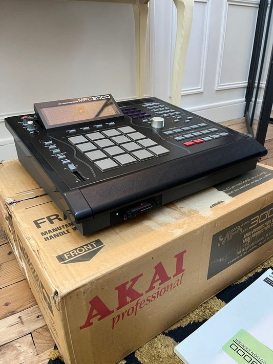 Akai MPC3000LE MIDI Production Center 1999 - 2001 - Black