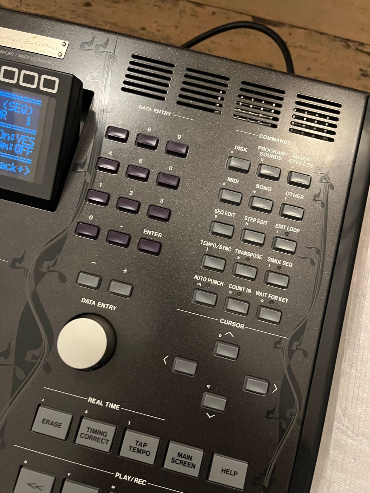 Akai MPC3000LE MIDI Production Center 1999 - 2001 - Black