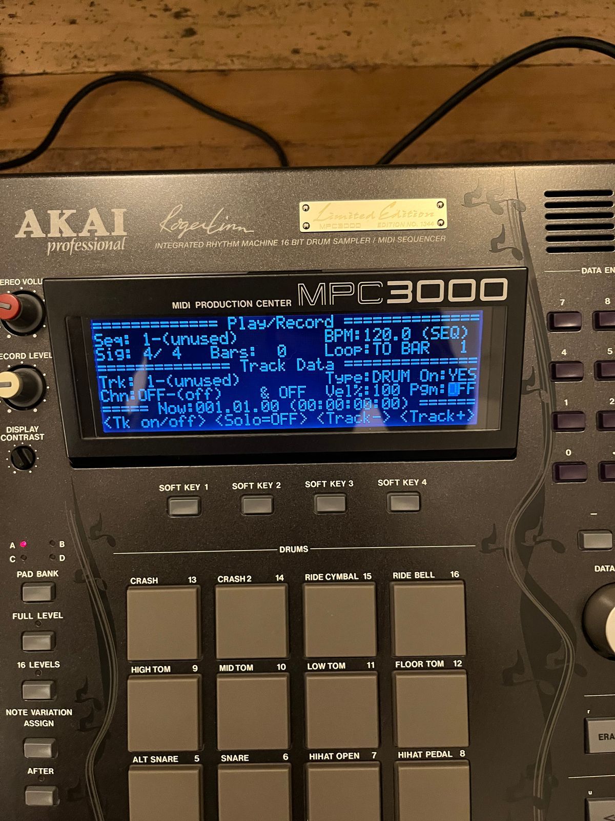 Akai MPC3000LE MIDI Production Center 1999 - 2001 - Black