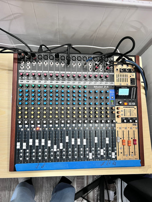 TASCAM 24