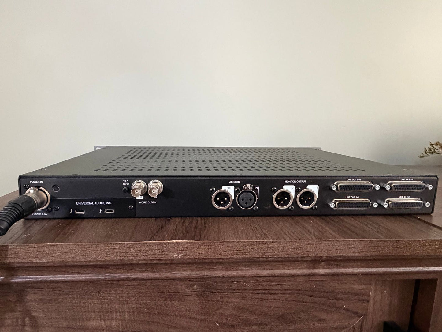 Universal Audio Apollo x16 Thunderbolt 3 Audio Interface 2018 - Present - Black