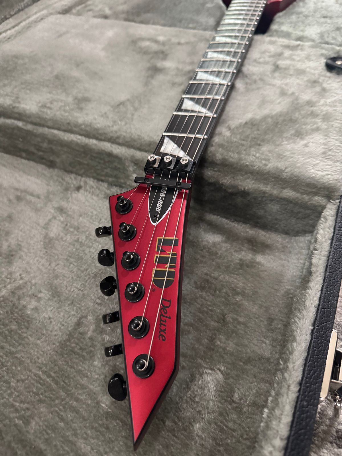 ESP LTD Arrow-1000 2021 - Present Candy Apple Red Satin