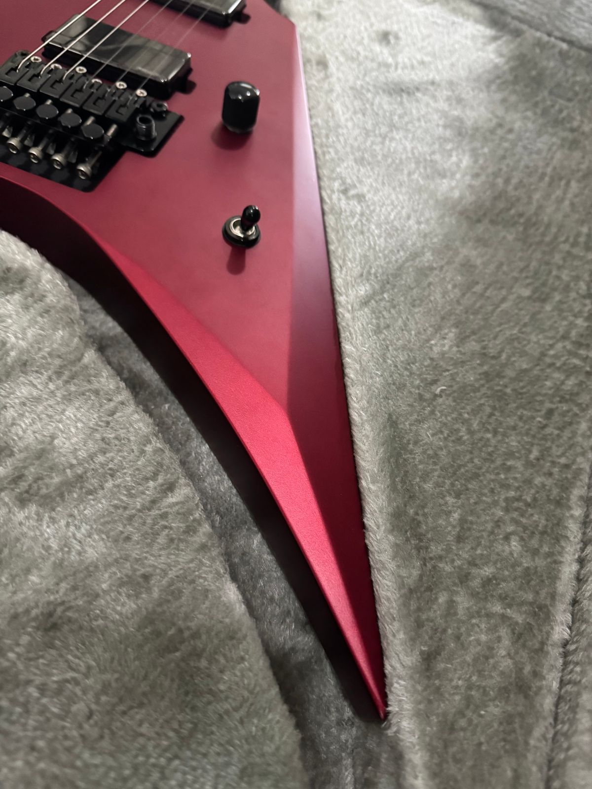 ESP LTD Arrow-1000 2021 - Present Candy Apple Red Satin