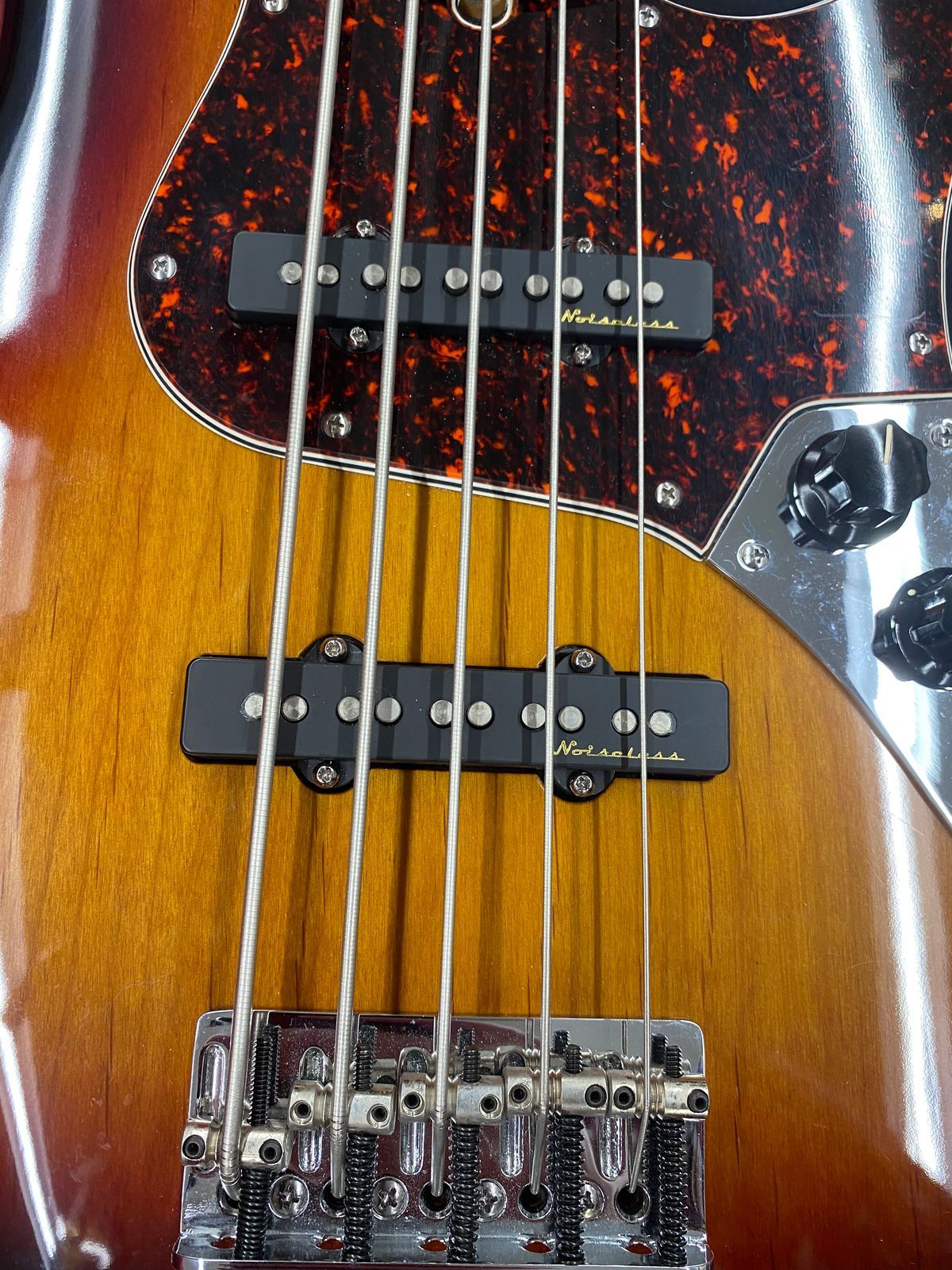 Fender American Deluxe Jazz Bass V 2003 - 3-Tone Sunburst
