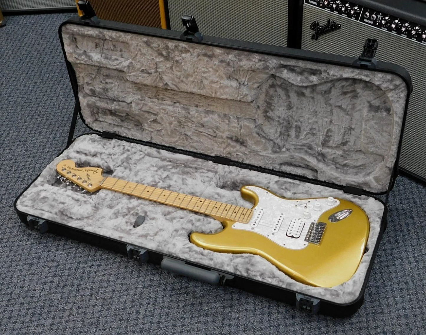 2006 Fender FSR American Special HSS Stratocaster Electric Guitar w/ Case! VERY NICE!!!