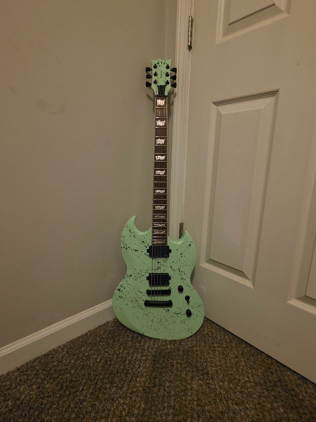 ESP LTD Viper-400 Baritone Custom Finish- Modified